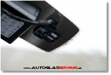 Onwaseming sensor op autoruit dat binnenin de sensorbehuizing bevind van bmw